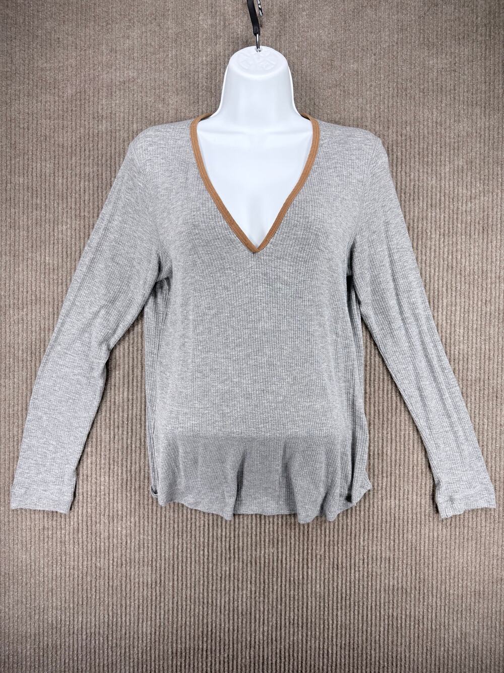 Ivoire Tresics Gray Ribbed Knit Contrast V Neck Top S